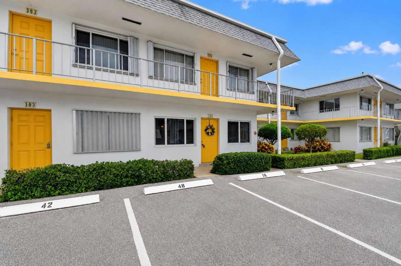 3240 Lake Osborne Drive, Unit Apt 104, Lake Worth Beach, FL 33461 Photo