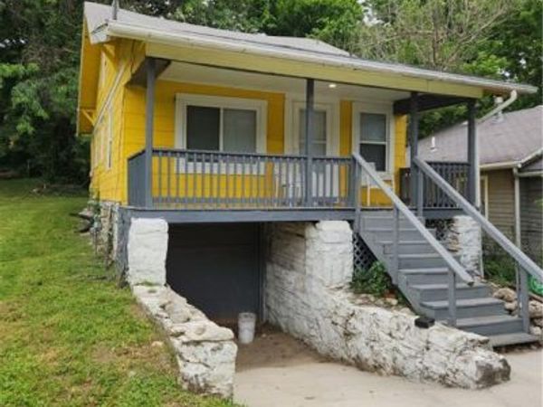 3908 Jackson Avenue, Kansas City, MO 64130