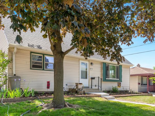 9415 W Arthur Ave, West Allis, WI 53227