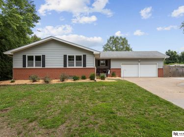 12037 N 40th Street , Omaha, NE 68112