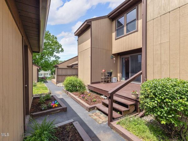 1503 Huntington Court, East Greenbush, NY 12061