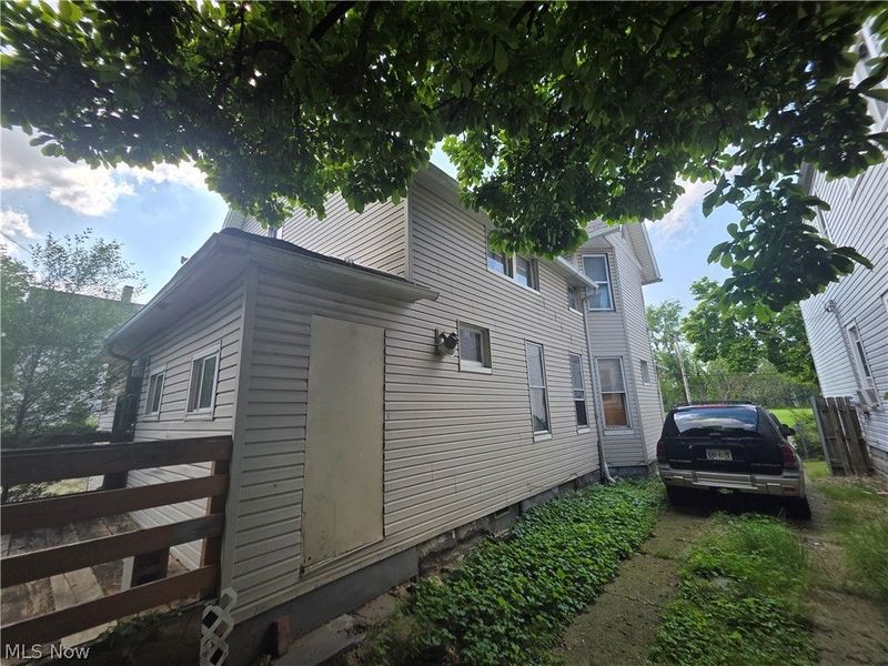 6408 Carl Avenue , Cleveland, OH 44103 Photo 24