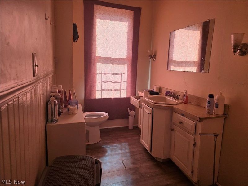 6408 Carl Avenue , Cleveland, OH 44103 Photo 9