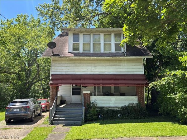 818 Euclid Avenue , Akron, OH 44307