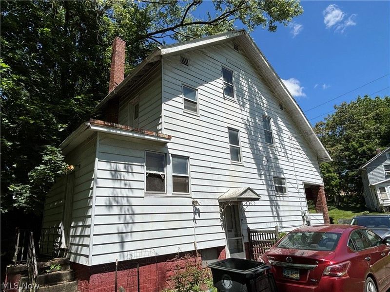 818 Euclid Avenue , Akron, OH 44307 Photo 3