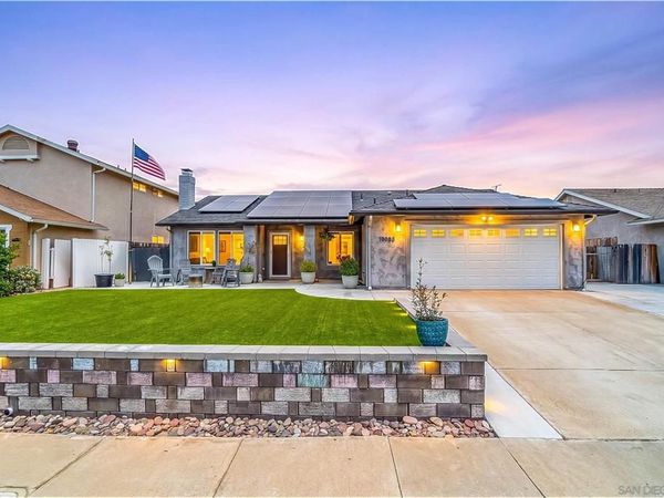 10083 W Glendon Cir, Santee, CA 92071