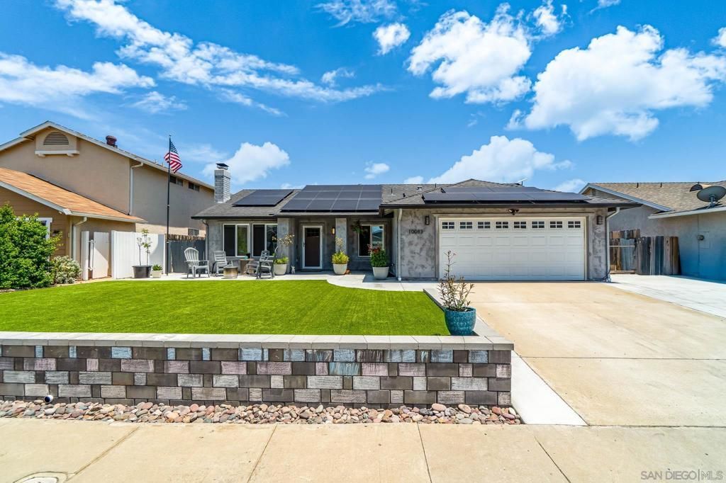 10083 W Glendon Cir, Santee, CA 92071 Main Photo