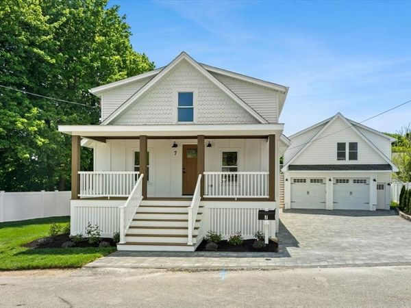 7 Somerville Ave, Braintree, MA 02184