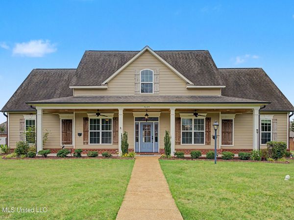 4649 Pleasant Breeze Drive, Olive Branch, MS 38654