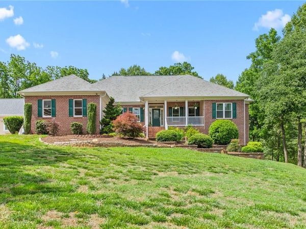 2648 Millbrook Drive , Haw River, NC 27258