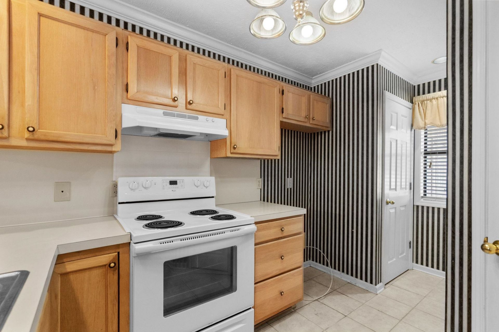 4105 Pinehurst Circle Photo 7