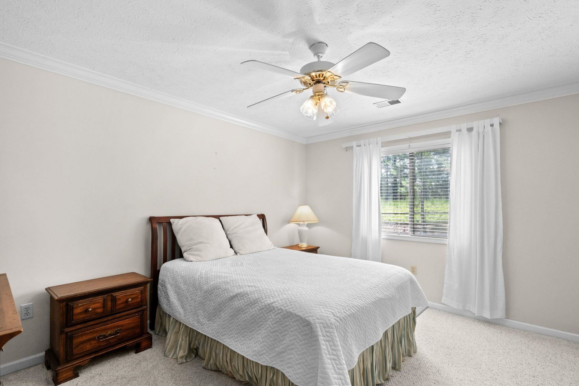 4105 Pinehurst Circle Photo 8