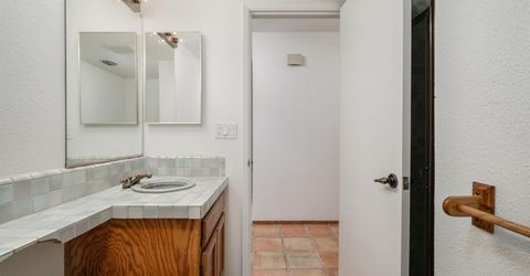 2956 Red Hawk Way, Sacramento, CA 95833 Photo