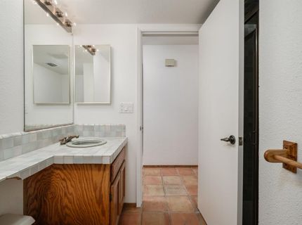 2956 Red Hawk Way, Sacramento, CA 95833 Photo