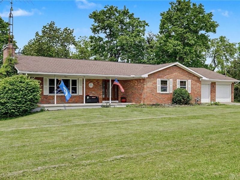 2105 Cheviot Hills Drive, Springfield, OH 45505 Photo 2