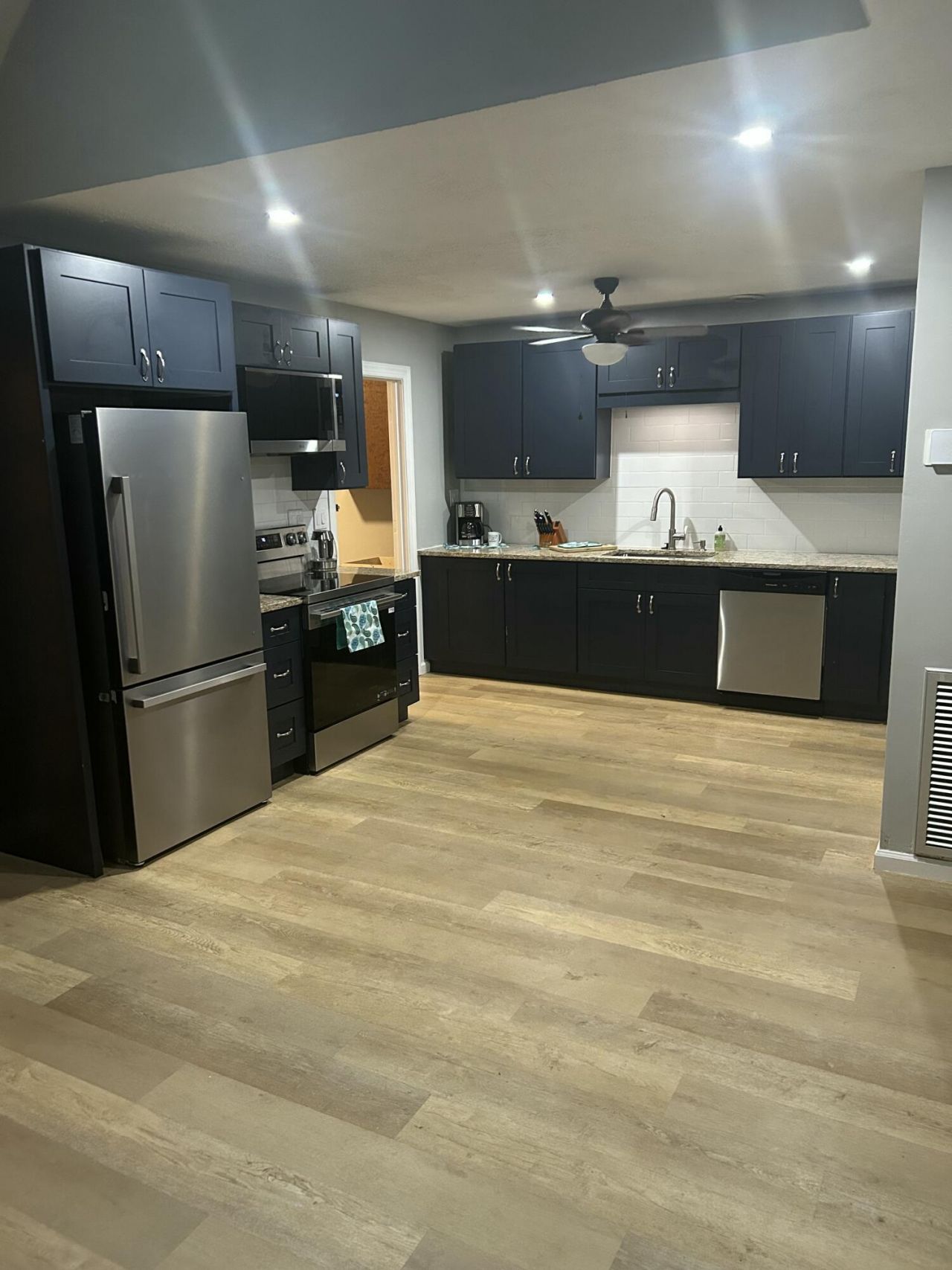 5557 Evelyn Drive Photo 12