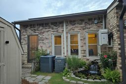 5557 Evelyn Drive photo 4