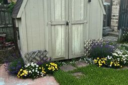 5557 Evelyn Drive photo 4