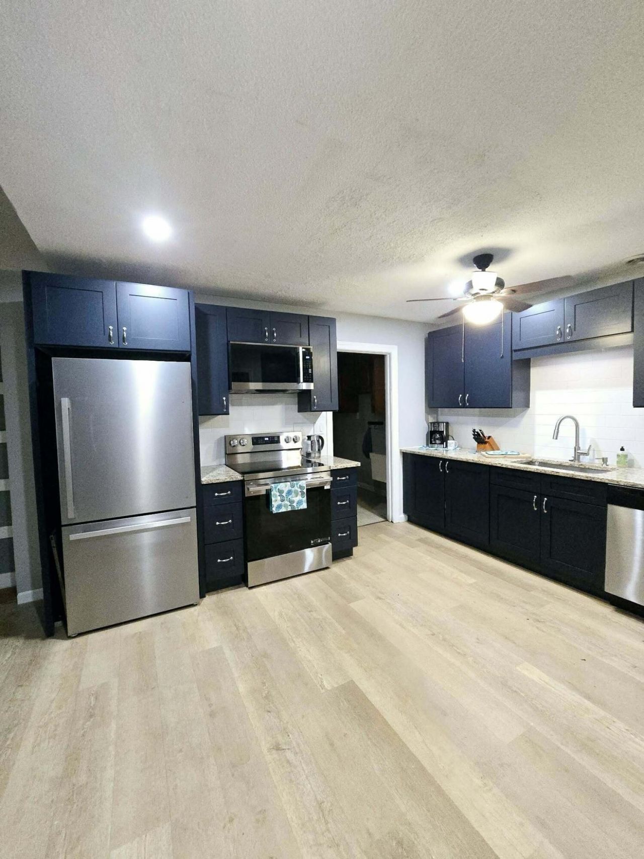 5557 Evelyn Drive Photo 7