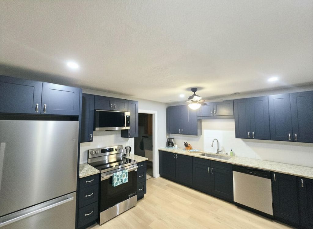 5557 Evelyn Drive Photo 8