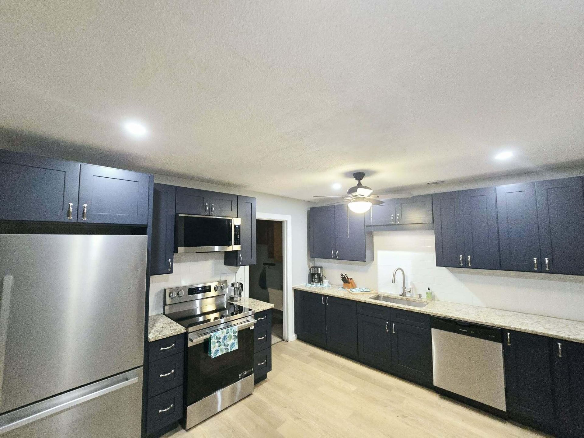 5557 Evelyn Drive Photo 9