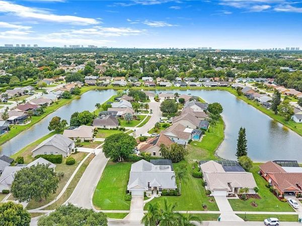 10340 Regent CIR, NAPLES, FL 34109