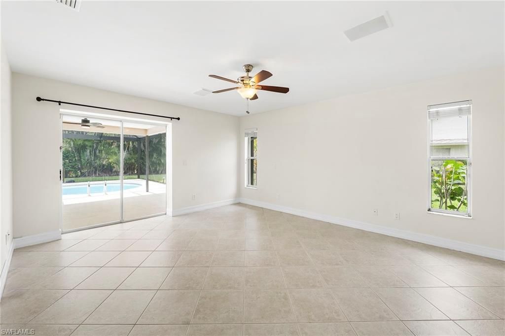 10340 Regent Cir, Naples, FL 34109 Photo