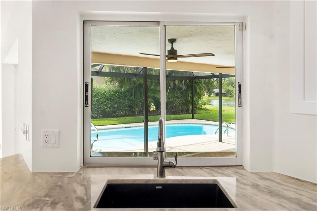 10340 Regent Cir, Naples, FL 34109 Photo