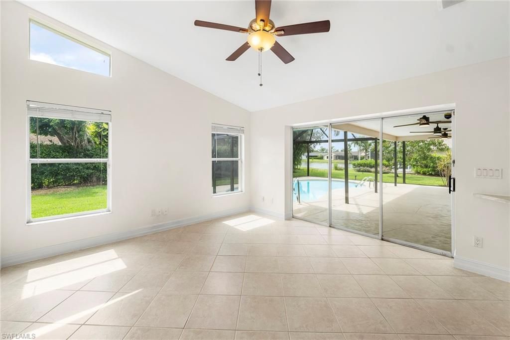 10340 Regent Cir, Naples, FL 34109 Photo