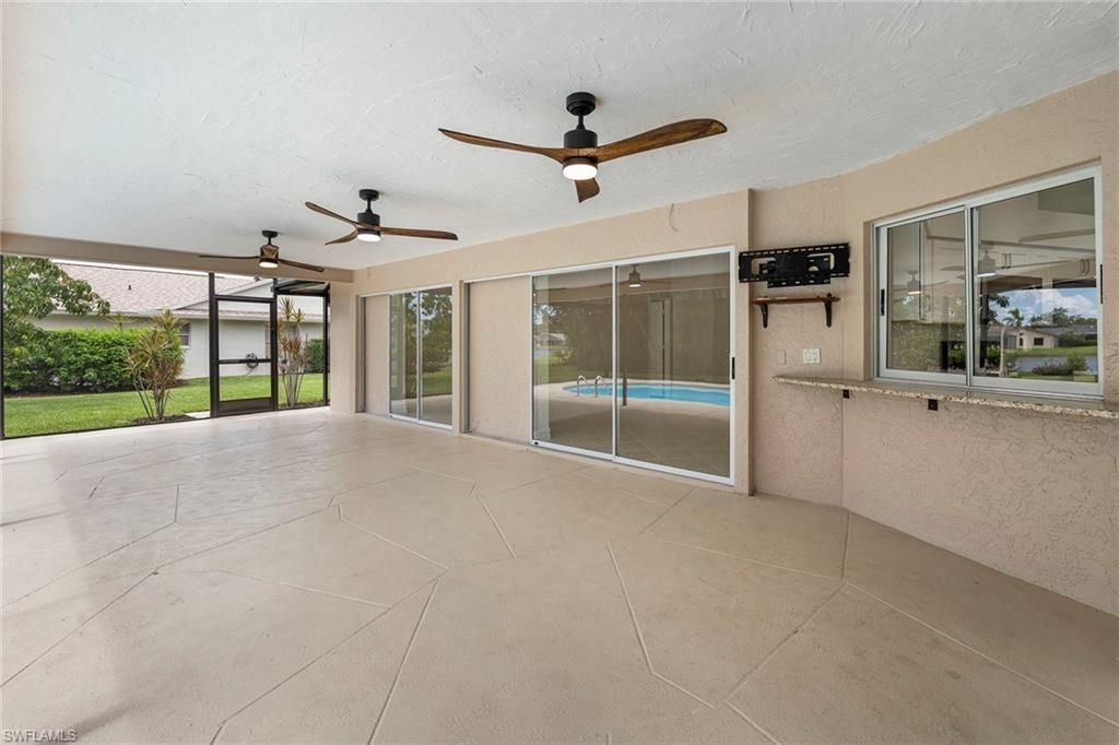 10340 Regent Cir, Naples, FL 34109 Photo