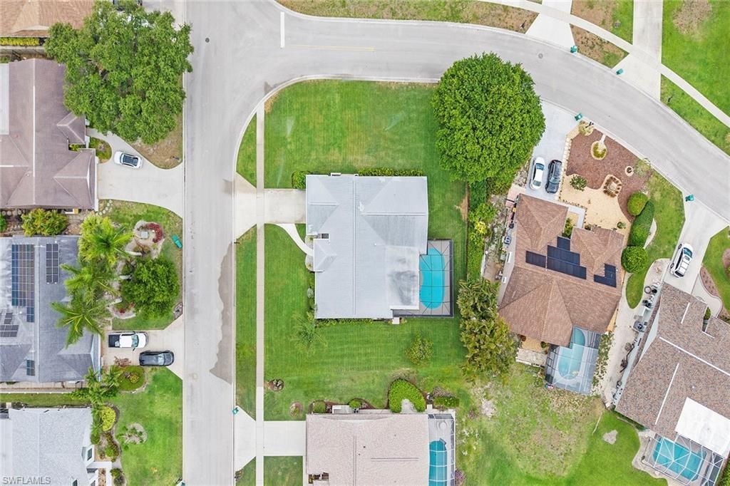 10340 Regent Cir, Naples, FL 34109 Photo