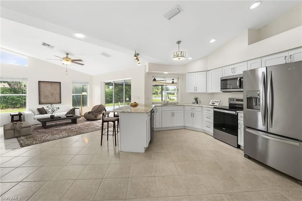 10340 Regent Cir, Naples, FL 34109 Photo