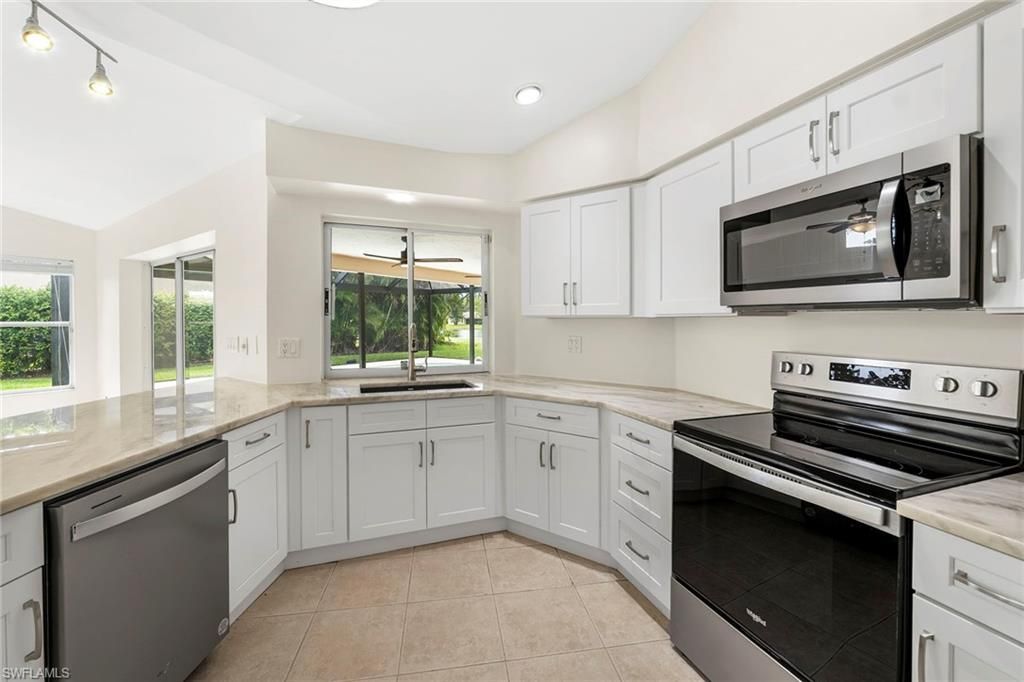 10340 Regent Cir, Naples, FL 34109 Photo