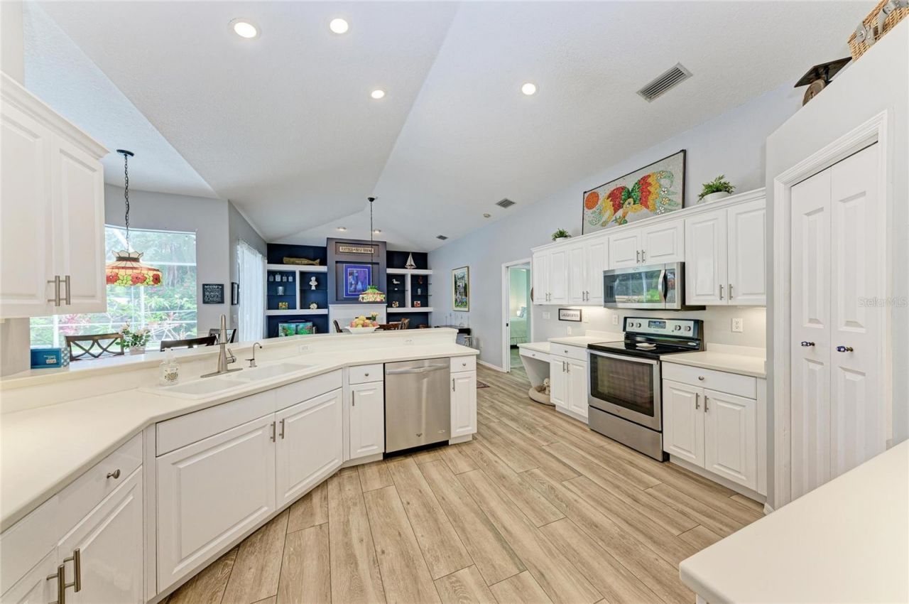 4471 Mcintosh Lake Avenue, Sarasota, FL 34233 Photo