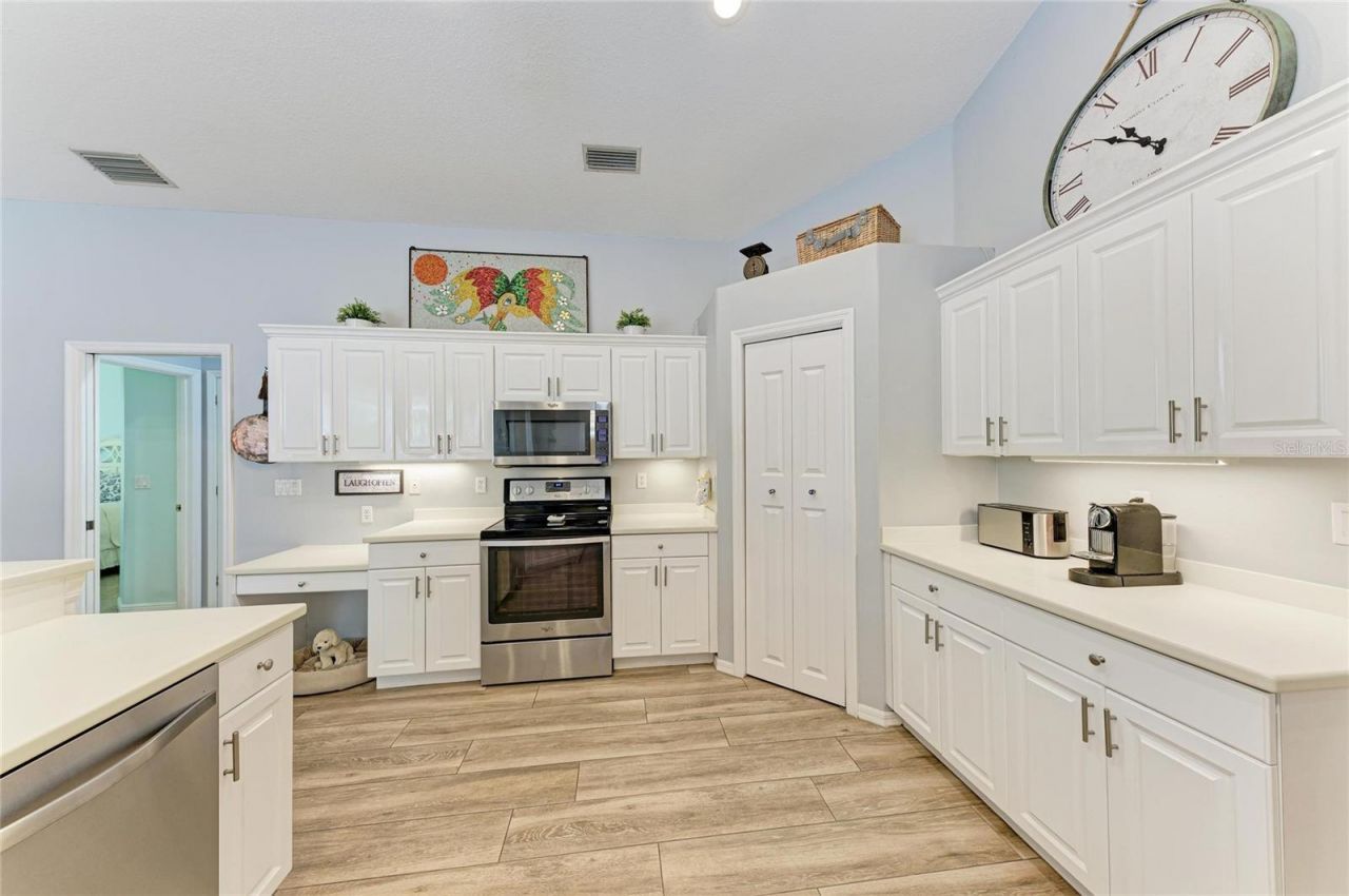 4471 Mcintosh Lake Avenue, Sarasota, FL 34233 Photo