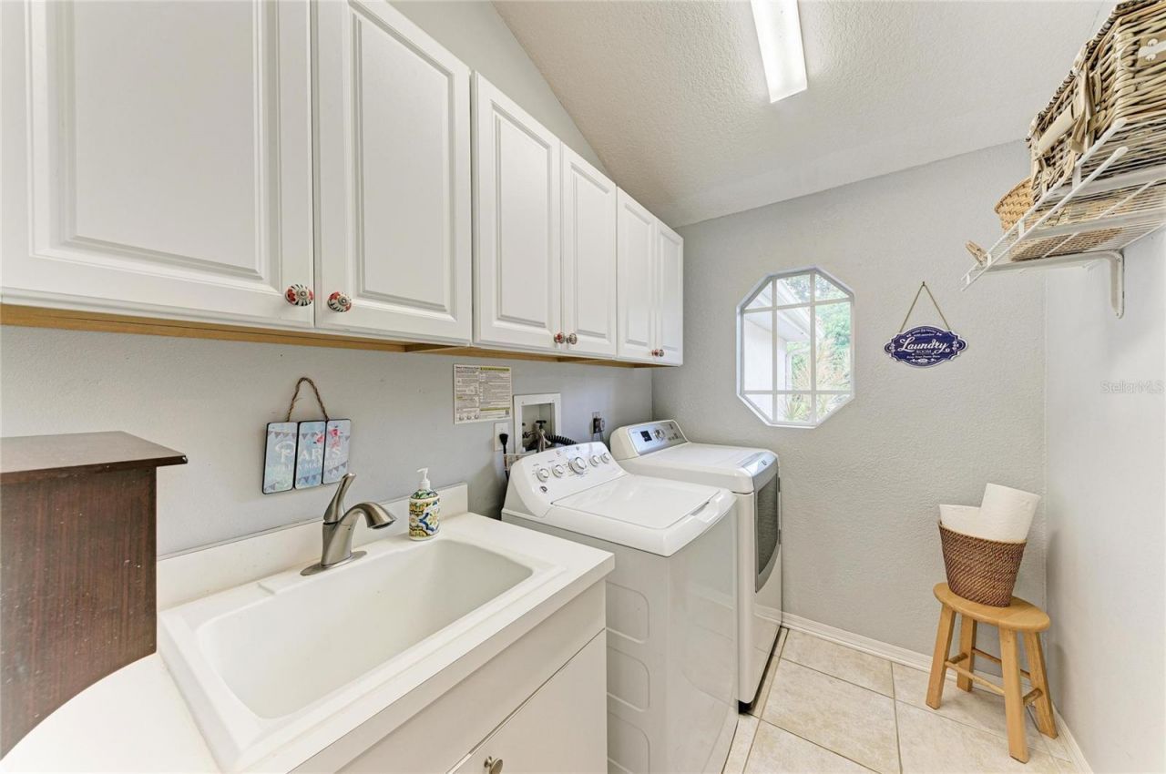 4471 Mcintosh Lake Avenue, Sarasota, FL 34233 Photo