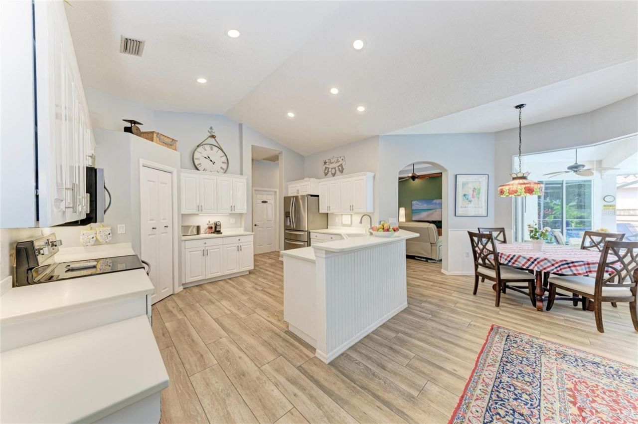 4471 Mcintosh Lake Avenue, Sarasota, FL 34233 Photo