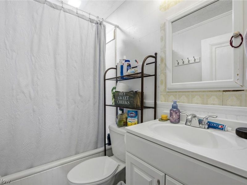 17001 Truax Avenue, Cleveland, OH 44111 Photo 18