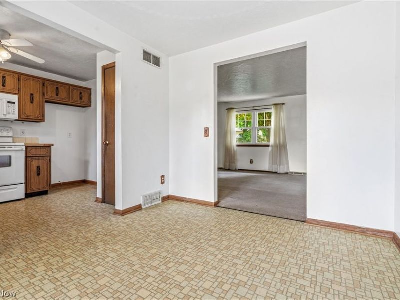 8572 Greenmeadow Avenue NW, Canal Fulton, OH 44614 Photo 13