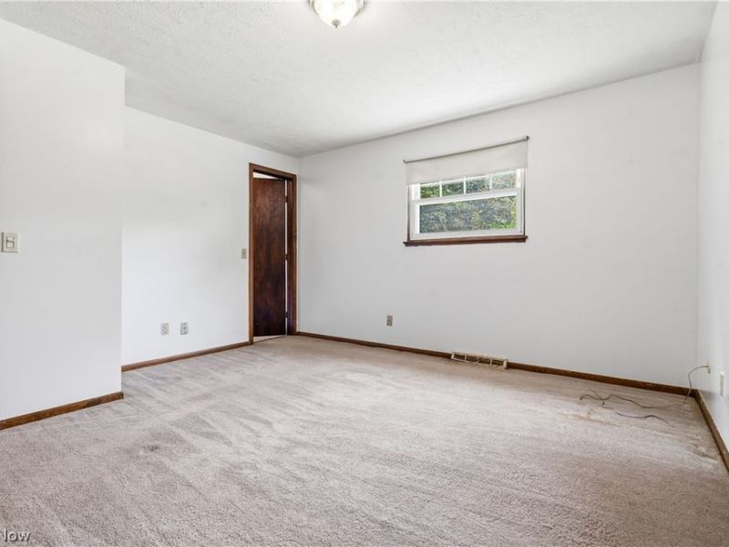 8572 Greenmeadow Avenue NW, Canal Fulton, OH 44614 Photo 16