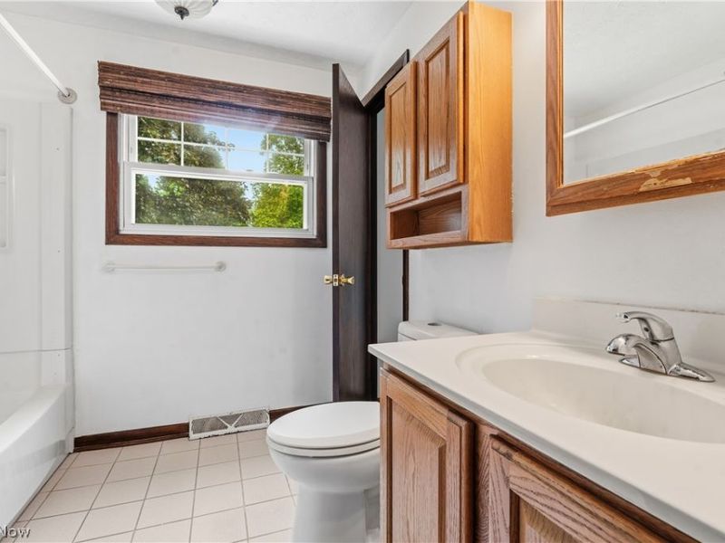 8572 Greenmeadow Avenue NW, Canal Fulton, OH 44614 Photo 18
