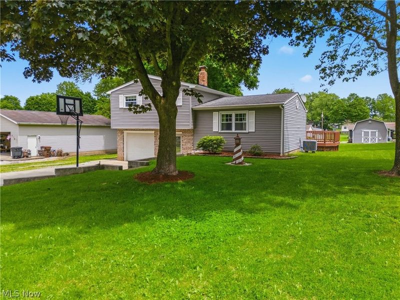 8572 Greenmeadow Avenue NW, Canal Fulton, OH 44614 Photo 3