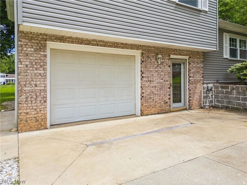 8572 Greenmeadow Avenue NW, Canal Fulton, OH 44614 Photo 4