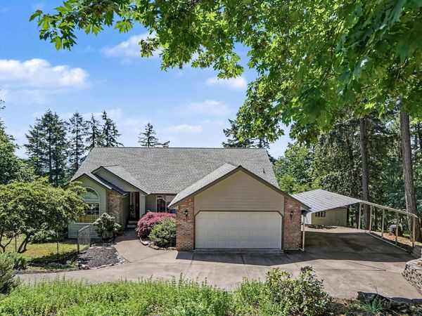920 NW Carpathian Dr, Corvallis, OR 97330