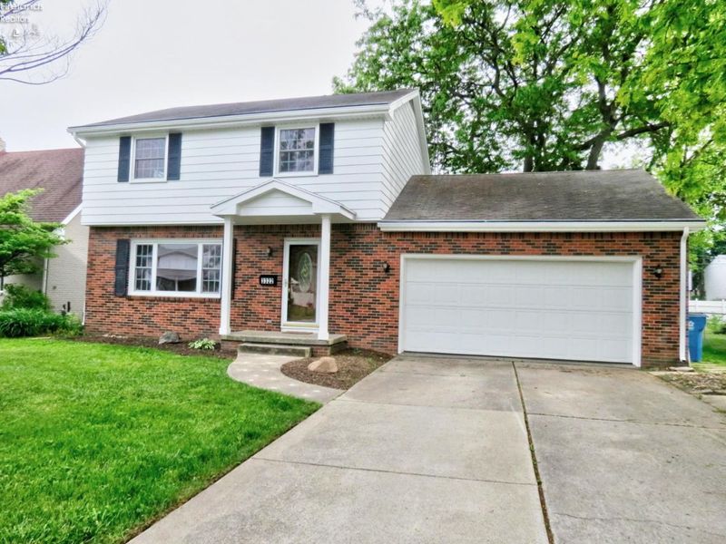 3322 Cromwell Drive, Oregon, OH 43616 Photo 1