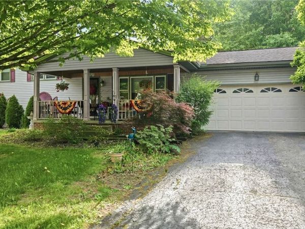 466 Wendemere Drive, Hubbard, OH 44425