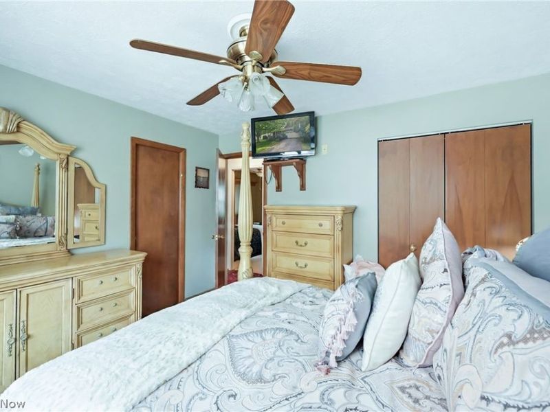 466 Wendemere Drive, Hubbard, OH 44425 Photo 17