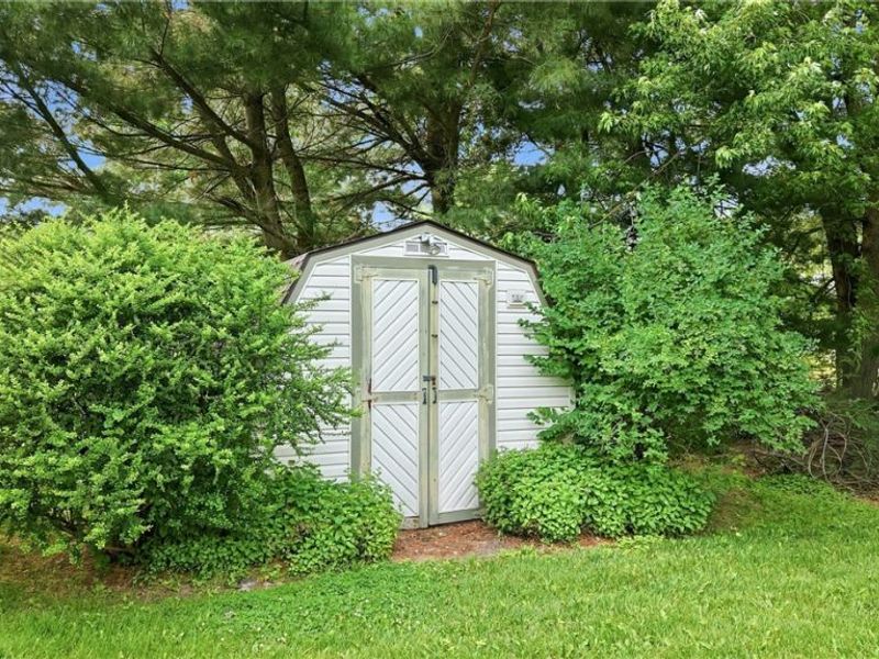466 Wendemere Drive, Hubbard, OH 44425 Photo 27