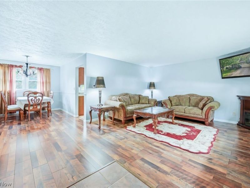 466 Wendemere Drive, Hubbard, OH 44425 Photo 6