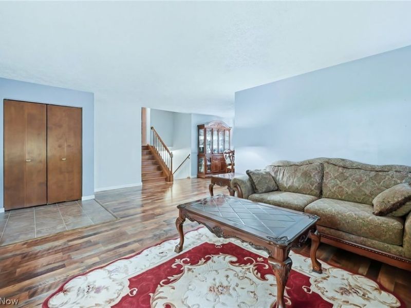 466 Wendemere Drive, Hubbard, OH 44425 Photo 7